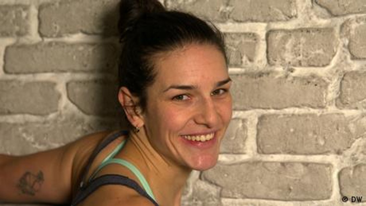 Dehnübung für Schulter und Nacken