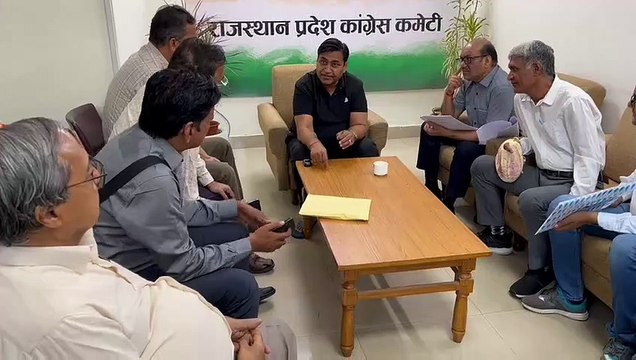 Right To health : नहीं पसीजा धरती के 'भगवान' का दिल, इलाज के लिए मरीजों को घंटों करना पड़ रहा इंतजार