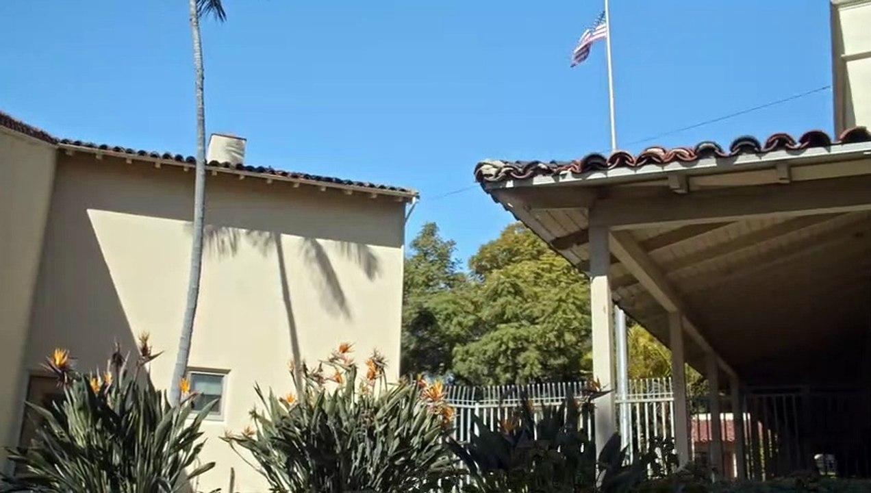 Maman, j'ai menti... Bande-annonce (EN)