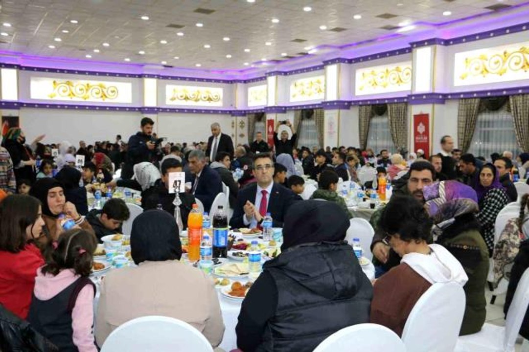 Adalet Bakanı Bekir Bozdağ: "Diyarbakır'da yeni bir şehir kuruyoruz"