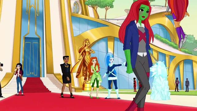 DC Super Hero Girls : L'Héroïne de l'année Bande-annonce (EN)