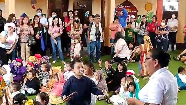 Video: Pequeños representan la Vida, Muerte y Resurrección de Jesucristo