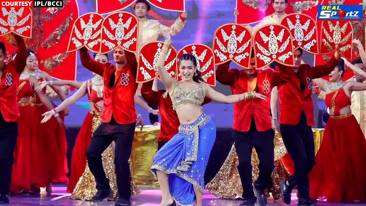 Arijit Singh Touches MS Dhoni Feet During IPL Opening Ceremony | Arijit Singh Touches Dhoni IPL 2023