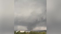 Tornado tears across Little Rock, Arkansas, prompting emergency warning