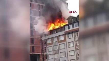 OF'TA 5 KATLI BİNANIN ÇATI KATI ALEV ALEV YANDI