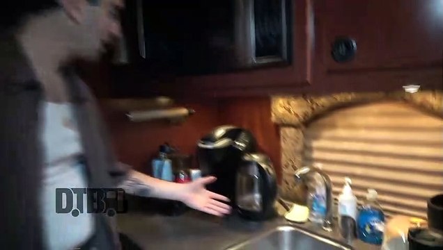 Adam Melchor - BUS INVADERS Ep. 1728