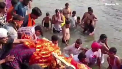 &#039;विसर्जन&#039; के दौरान हादसा, 2 युवक गंगनहर में डूबे, मचा हडकंप