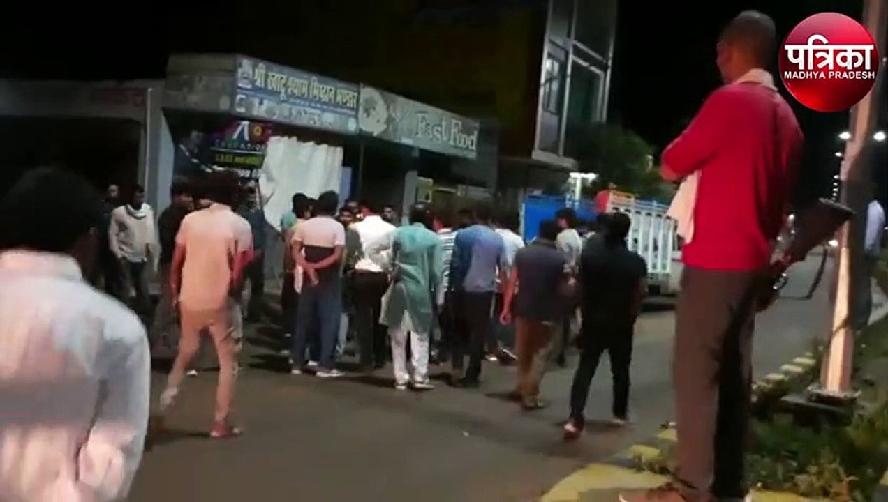 नई शराब नीति लागू : आज से एमपी के सभी 'शराब अहाते' और 'शॉप बार' बंद, नई दुकान खुलने पर भड़के लोग