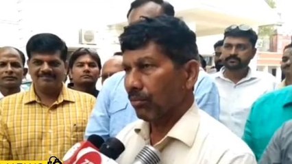 जौनपुर: हेड मास्टर को चप्पलो से पीटा, प्रधान पर मुकदमा दर्ज