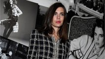 GALA VIDÉO - PHOTO - Charlotte Casiraghi sublime : elle fait sensation en robe Chanel au bras de son mari Dimitri Rassam