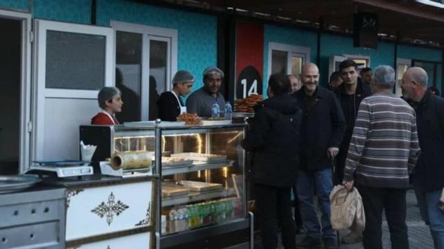 Süleyman Soylu neden baston kullanıyor? İçişleri Bakanı Süleyman Soylu neden baston kullanıyor, baston kullanma sebebi ne?