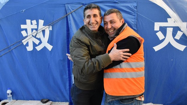 Yardıma gittiği deprem bölgesinde 29 yıl sonra asker arkadaşını buldu