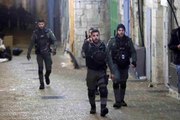 İsrail güçleri, Mescid-i Aksa'nın girişinde bir Filistinliyi öldürdü
