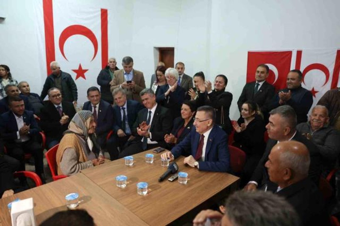 Cumhurbaşkanı Yardımcısı Oktay: "Kıbrıslı Rumlar, 'karşı tarafı desteklerseniz Kıbrıs için de bir fırsat doğabilir' diye Batı'ya sesleniyorlar"Oktay,...