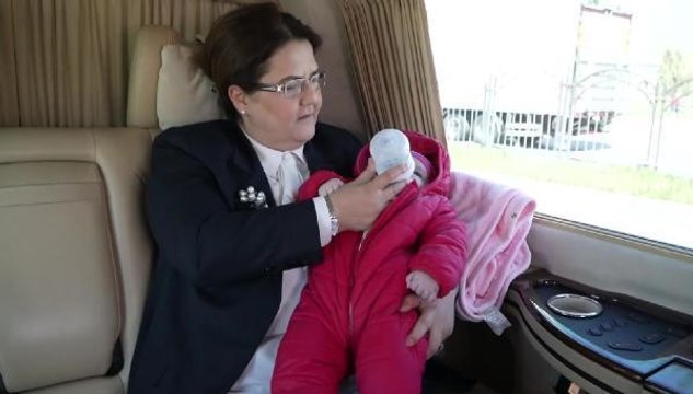 Enkaz altından 128 saat sonra çıkarılan Gizem bebek annesine kavuştu