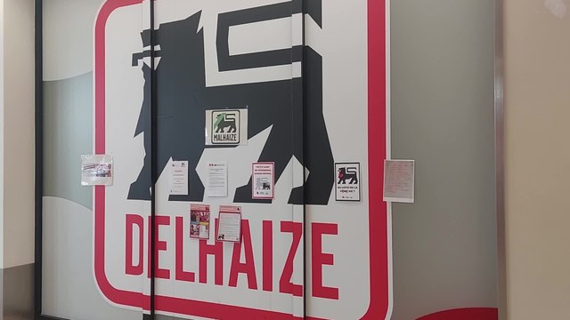 Action syndicale devant le Delhaize de Tournai