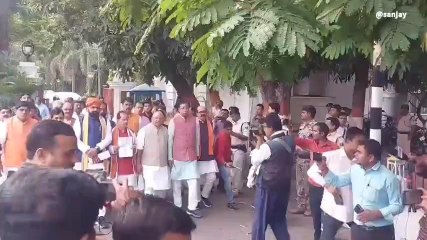 पटना: बिहार में हो रही हिंसा को लेकर बीजेपी ने की राज्यपाल से मुलाकात, नीतीश का इकबाल खत्म