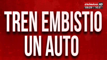 Auto cruzó con la barrera baja y fue embestido por el tren