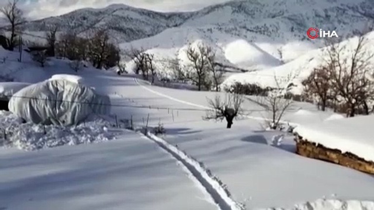 Batman’da etkili olan kar yağışı köy ve mezra yollarını ulaşıma kapattı