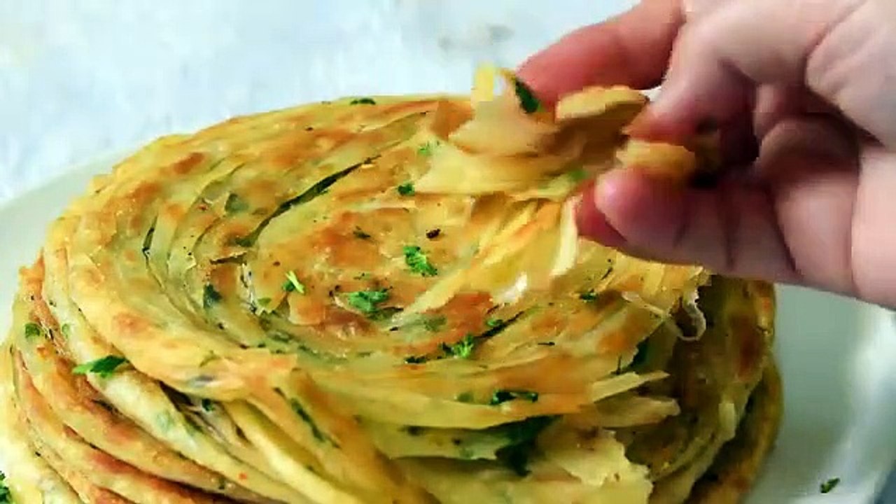 Unique_Style_Garlic_Paratha_❤️_|_Crispy_Multilayered_Garlic_Paratha_|_Garlic_Paratha_Recipe(360p)