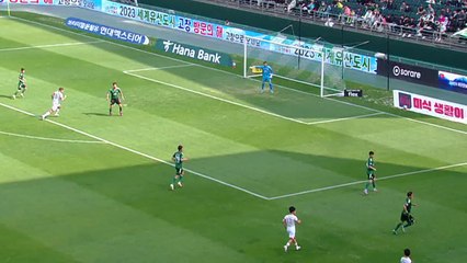'제카 결승골' 포항, 전북에 역전승 / YTN