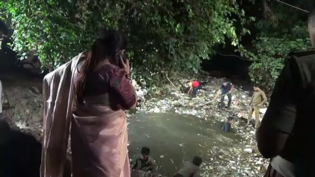 SURAT VIDEO/ खाड़ी में डूबे बच्चे को गोद में उठाकर दौड़ी महापौर