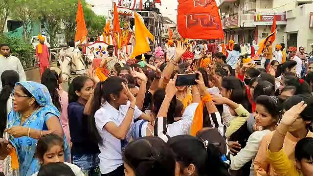 शहर हुआ राममय : पांच हजार से अधिक लोग और डेढ़ किलोमीटर लंबा चल रहा था चल समारोह