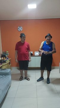 Luis Henrique e Vovô Valdivino Dançando Greek Party