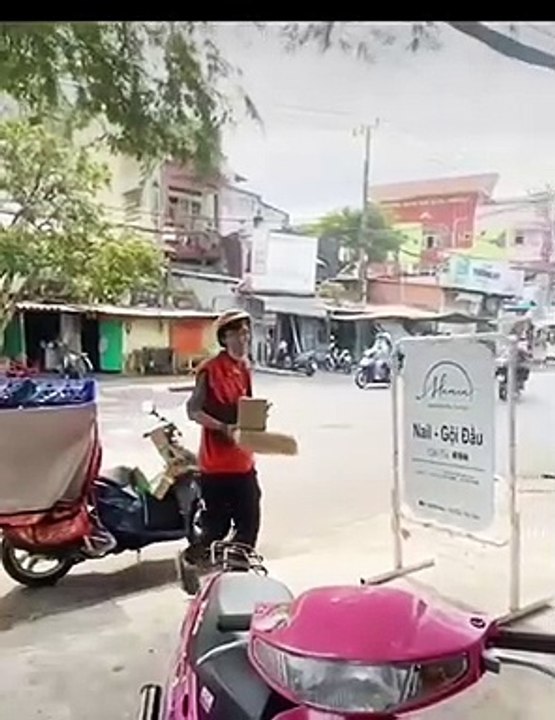 Khao khát làm MC nhưng đời đưa đẩy làm shipper, thanh niên “on the mic” khiến không ai dám bỏ hàng