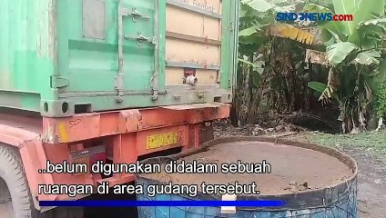 Petugas Gabungan Gerebek Gudang di Sidoarjo yang Diduga Produksi MinyaKita Palsu