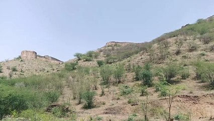 देखरेख के अभाव में प्राचीन एवं ऐतिहासिक धरोहर हो रही जर्जर