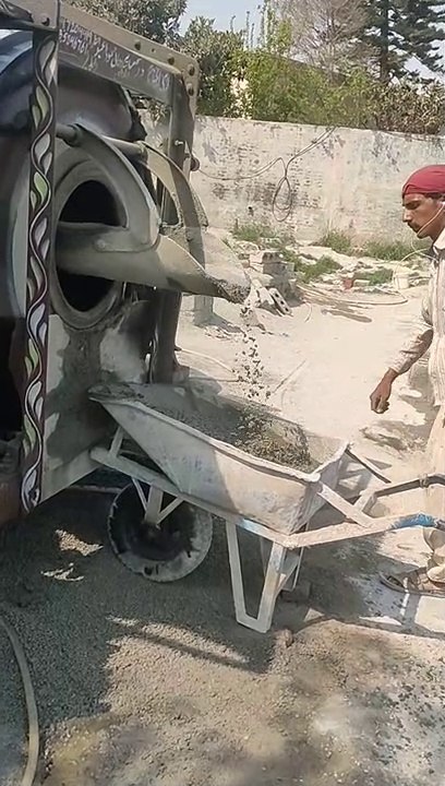mixture machine working