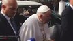 Le pape François, 86 ans, est sorti  de l'hôpital romain où il avait été admis mercredi en raison de problèmes respiratoires. Je suis encore viv