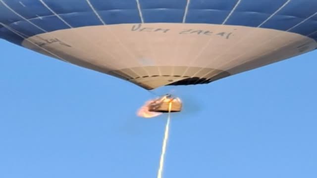 Dos turistas mueren tras incendiarse un globo aerostático en México