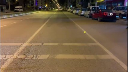 Çorum'da park halindeki otomobil kurşunların hedefi oldu