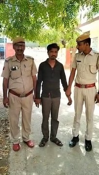 चोरी मोटरसाइकिल सहित शातिर वाहन चोर गिरफ्तार