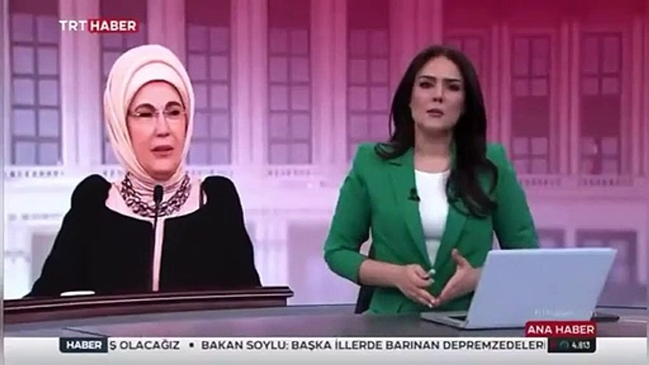 TRT yayınında aniden kadraja giren kişi zafer işareti yaptı