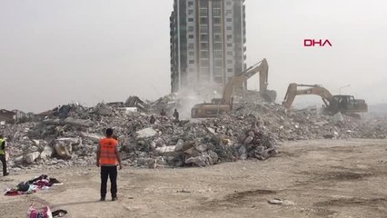 MALATYA'DA DEPREMİN İZLERİ SİLİNİYOR