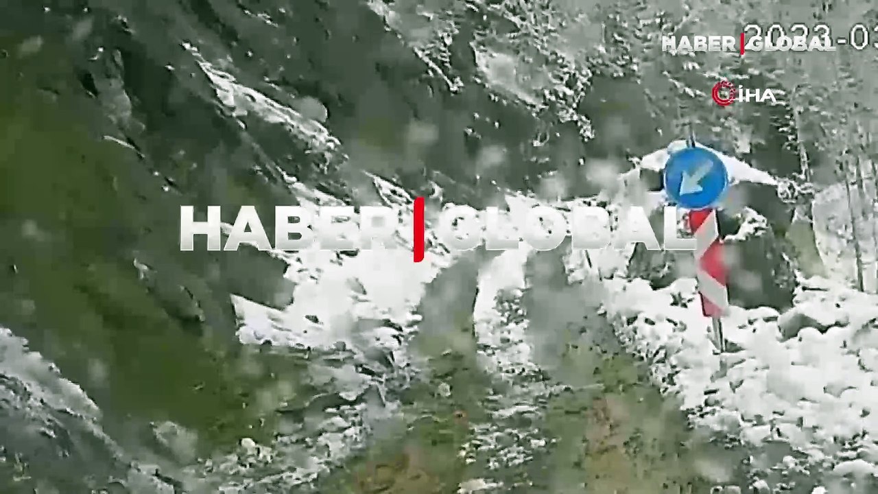 Dehşetin görüntüsü: Artvin’de heyelan anları! Son anda kurtuldu