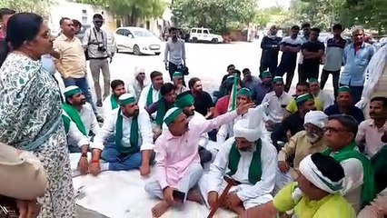 Video:गाजियाबाद में दोषियों के खिलाफ कार्रवाई की मांग को लेकर धरने पर बैठे Bku कार्यकर्ता