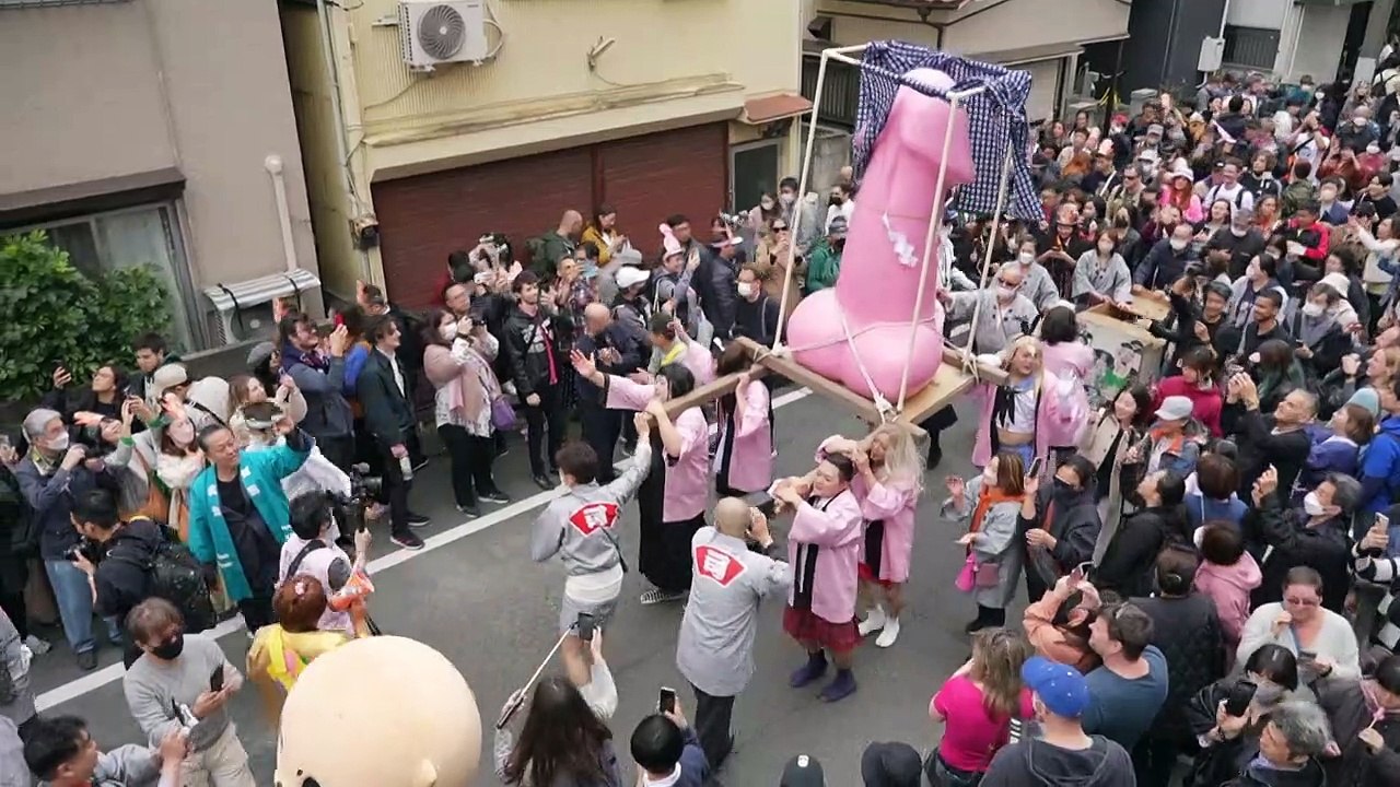 Japanisches Fest feiert den Penis