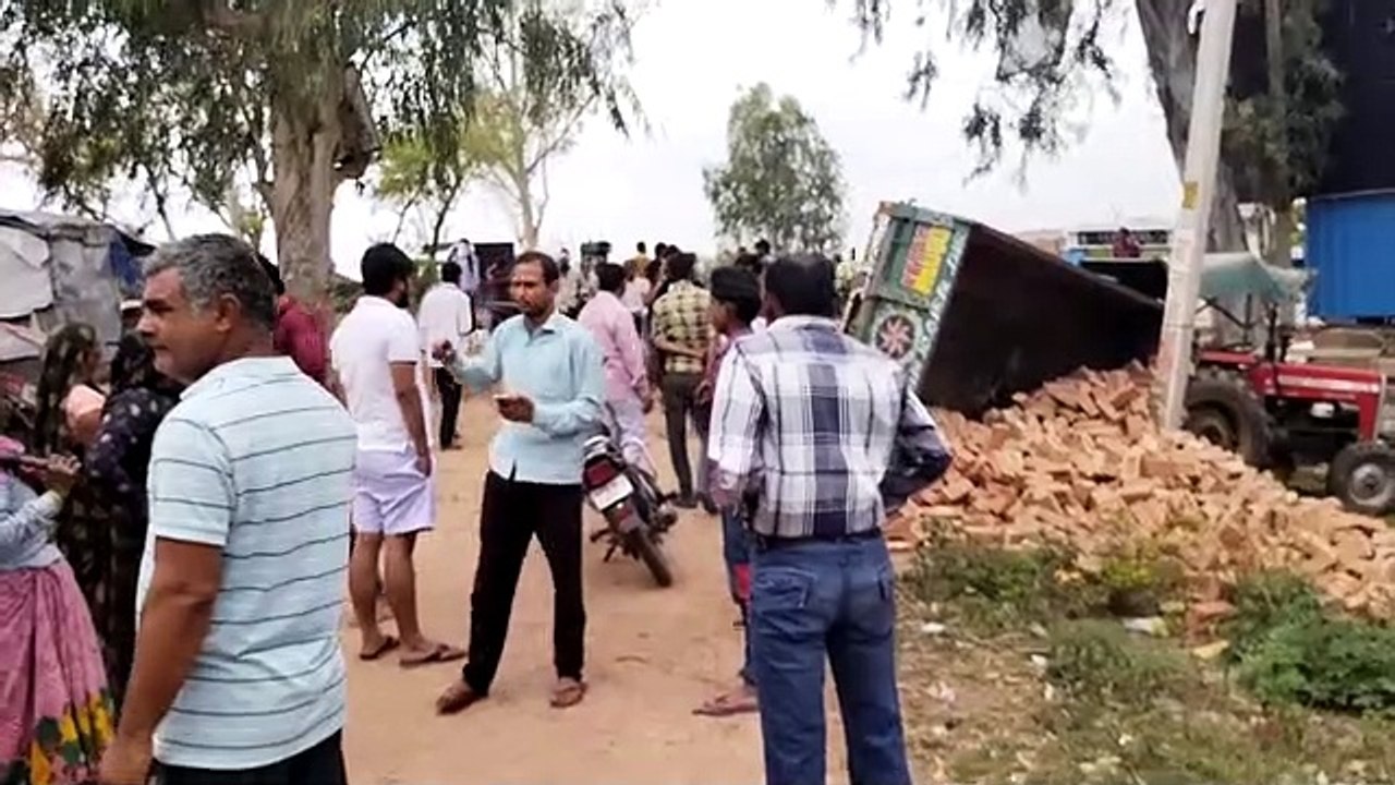 बोलेरो में सवार थे 30 श्रद्धालु, अचानक खंडा से...