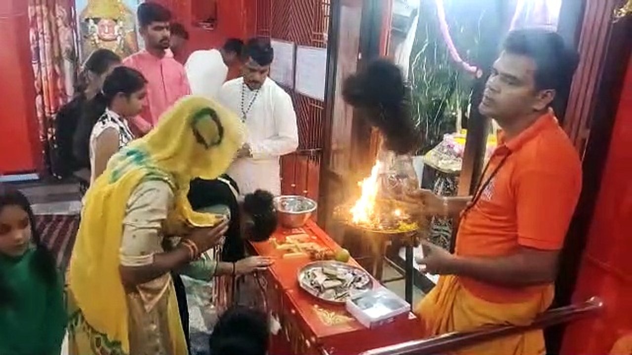खाटू श्याम मंदिर पर भजन संध्या का आयोजन