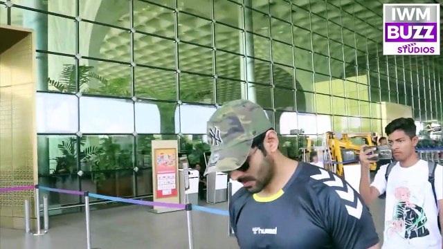 Kiara Advani, Kartik Aaryan and Vaani Kapoor Spotted at Airport