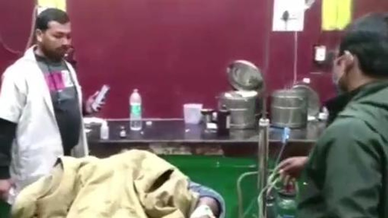 अयोध्या: अज्ञात वाहन की चपेट में आया अज्ञात युवक गंभीर हुआ घायल, जिला अस्पताल में भर्ती