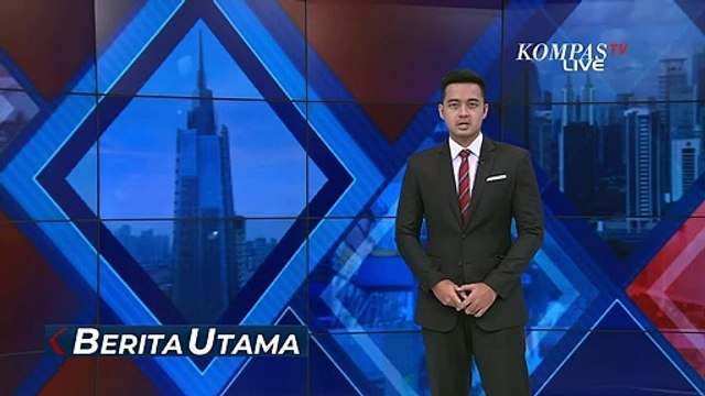Hujan Deras Disertai Angin Kencang, Pohon Tumbang Menimpa Rumah dan Mobil di Kuningan Jawa Barat