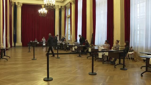 Los parisinos deciden si se prohíben los monopatines eléctricos de alquiler