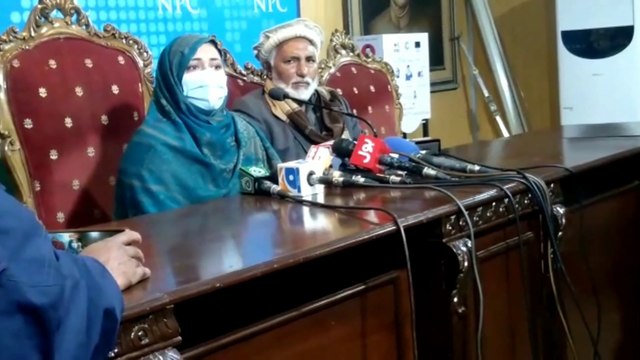 Express News cameraman's wife speaking to the press about the murder | Senior Cameraman of Express News After being brutally murdered, the body was hanged from a fan