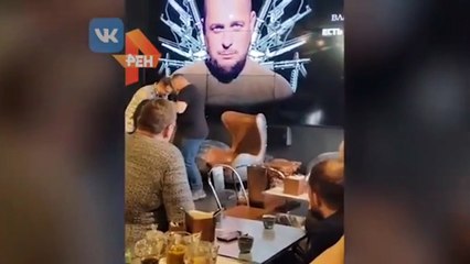 Esplosione San Pietroburgo, la consegna della statuetta-bomba a Tatarsky - Video