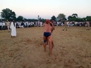 नामी पहलवानों ने भाग लेकर जोर आजमाइश की